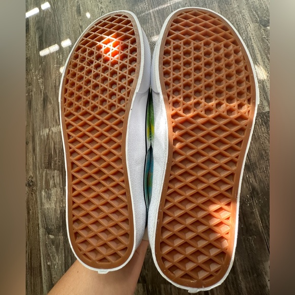 Women’s size 7 Vans NEW - Picture 4 of 4